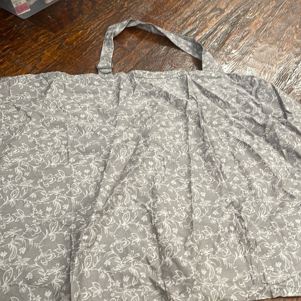 Breastfeeding cover | Never used | pocket on inside